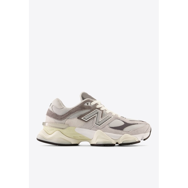 9060 Low-Top Sneakers in Rain Cloud with Castlerock and White