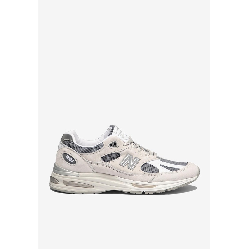991V2 Low-Top Sneakers