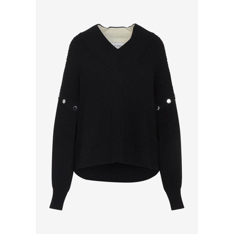 Tay V-neck Snap-Buttons Sweater