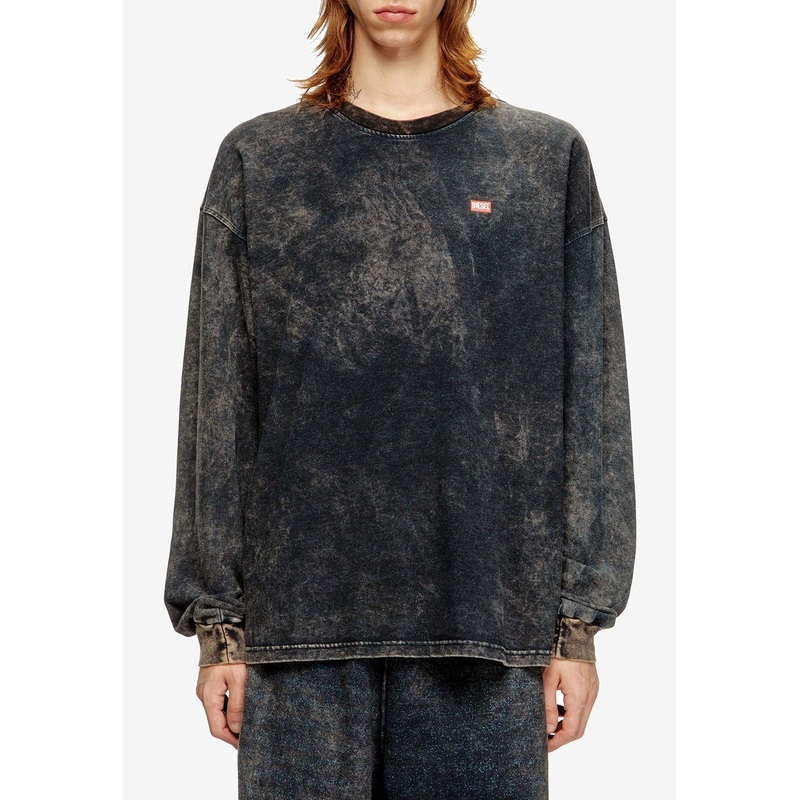 T-Boxt Long-Sleeved Distressed T-shirt