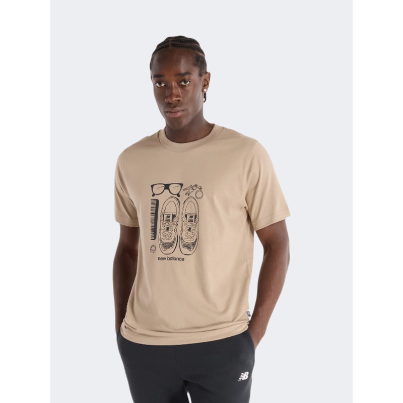 New Balance Essentials Graphic Men Lifestyle T-Shirt Driftwood