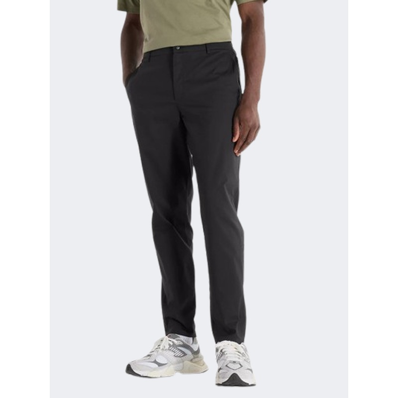 New Balance Athletics Standard Tapered 30 Inch Men Lifestyle Pant Black