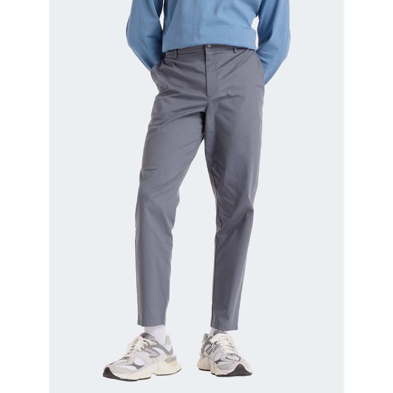 New Balance Athletics Standard Tapered 30 Inch Men Lifestyle Pant Graphite