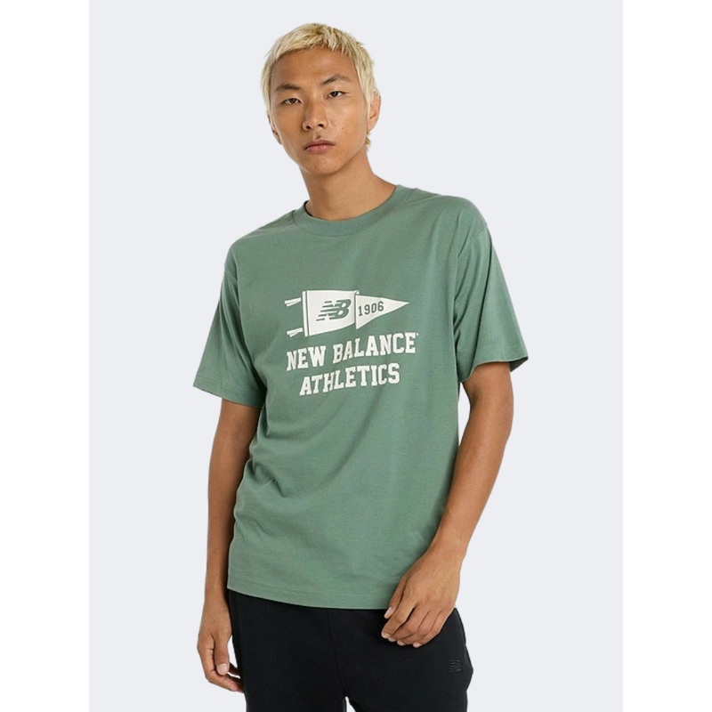 New Balance Varsity Pennant Men Lifestyle T-Shirt Green