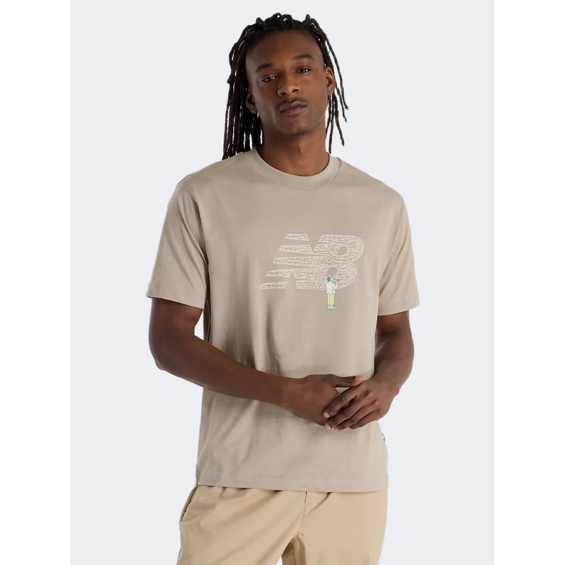New Balance Chalk Board Logo Men Lifestyle T-Shirt Arid Stone
