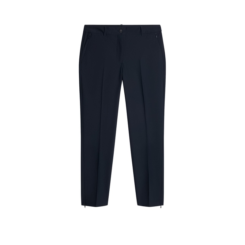 Pia Pant / JL Navy