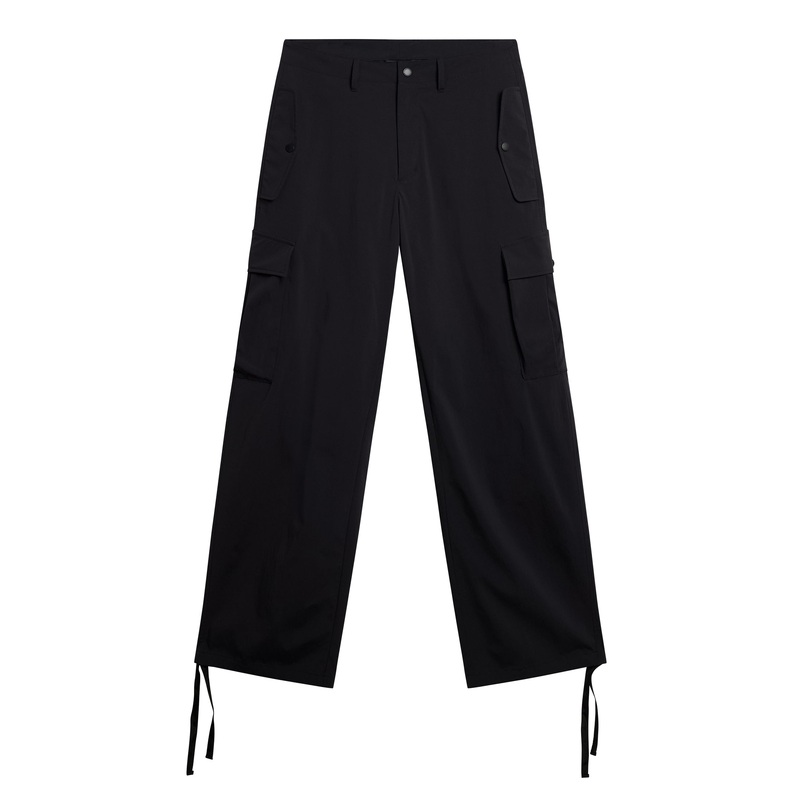Cosmo Tech Cargo Pants / Black