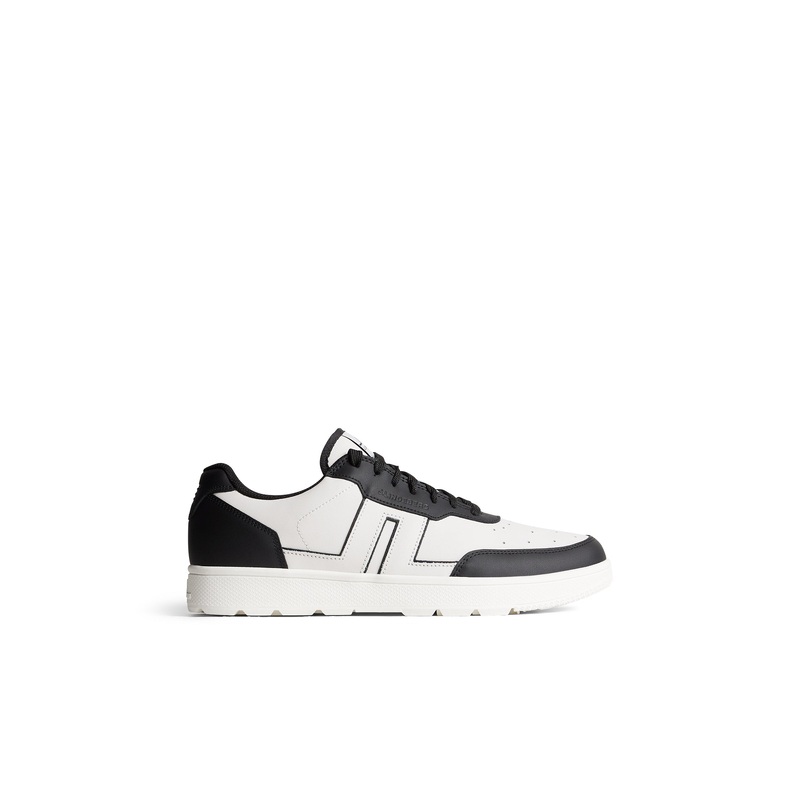 Ace Low-Top Golf Sneaker / Black