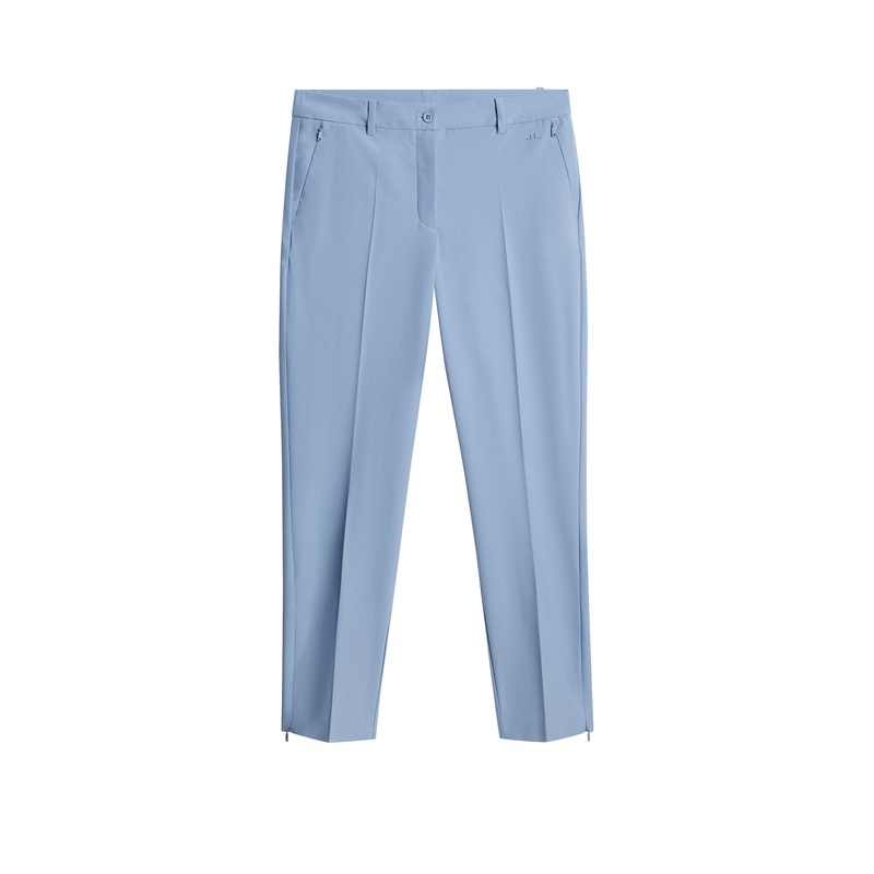 Pia Pant / Rain Washed